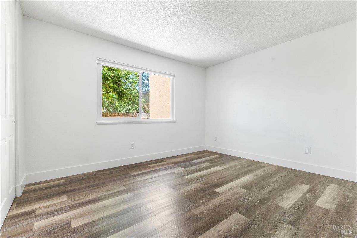 594 Santa Alicia Dr