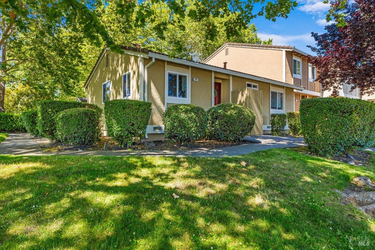 594 Santa Alicia Dr