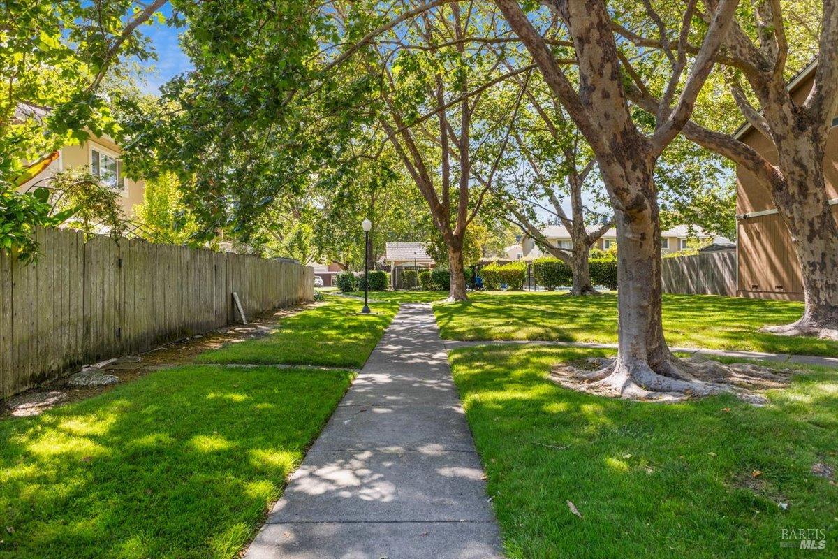 594 Santa Alicia Dr