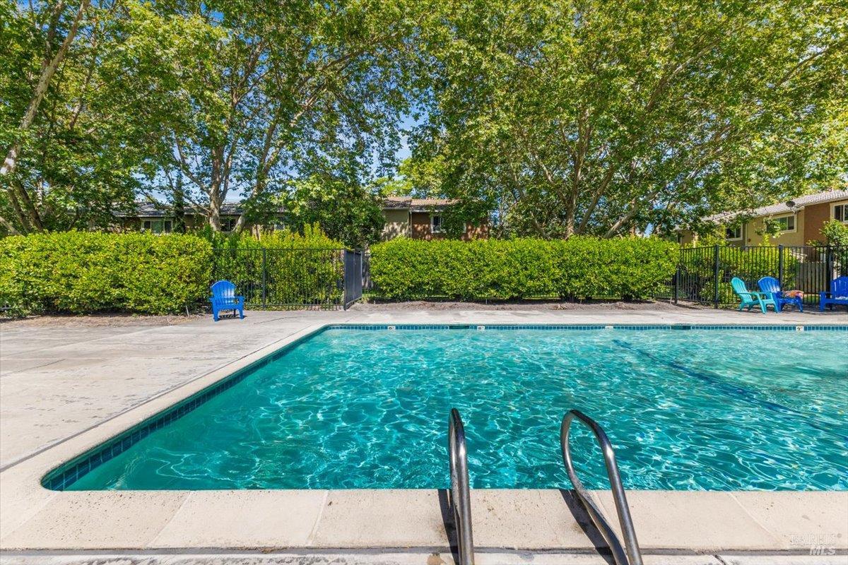 594 Santa Alicia Dr