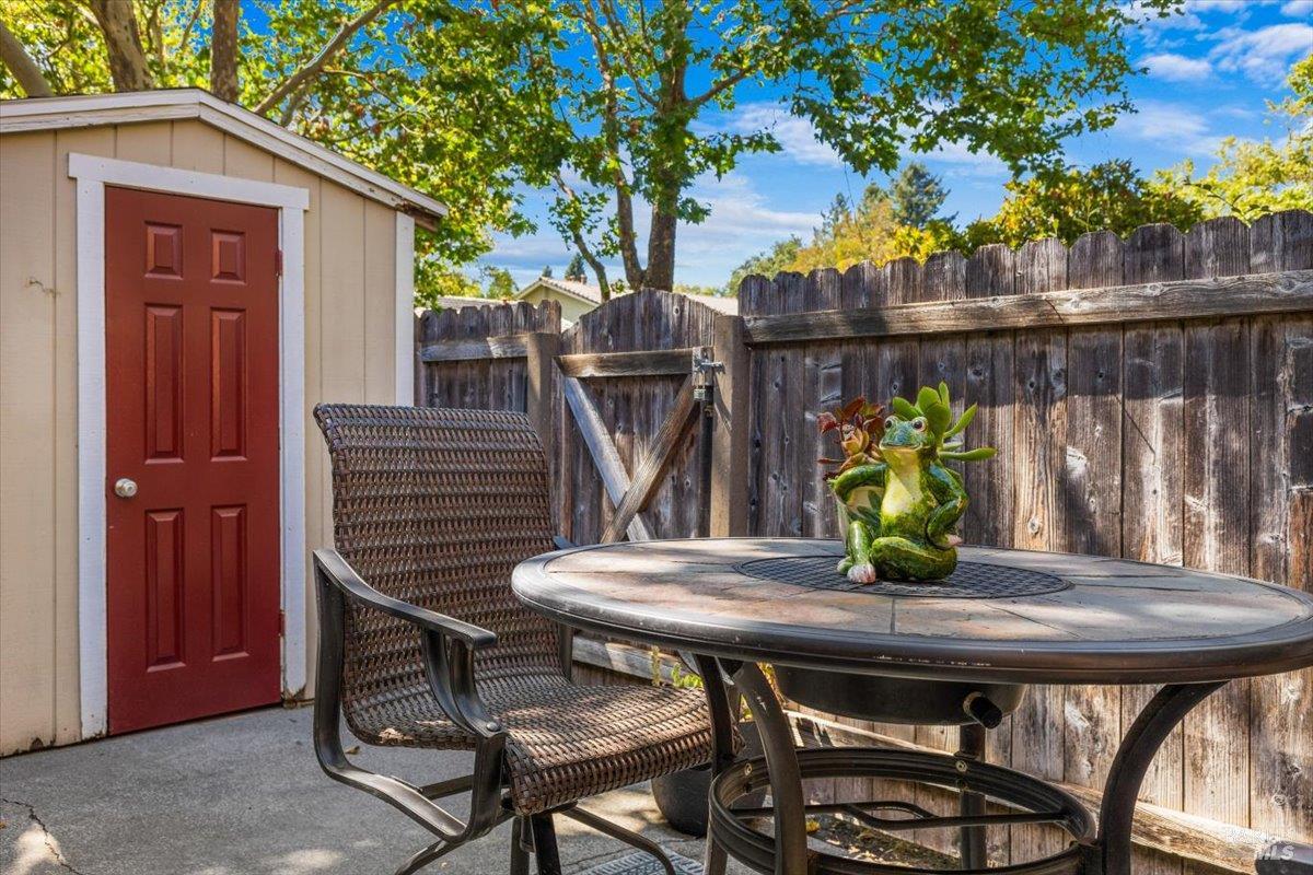 594 Santa Alicia Dr