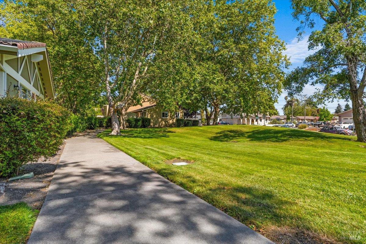 594 Santa Alicia Dr