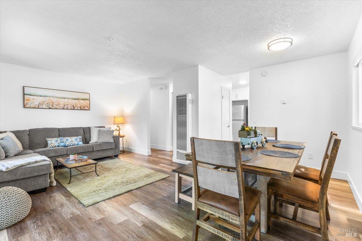 594 Santa Alicia Dr