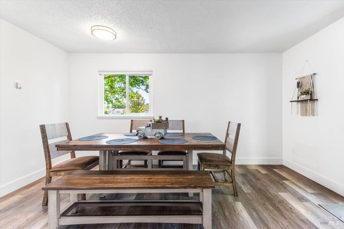 594 Santa Alicia Dr