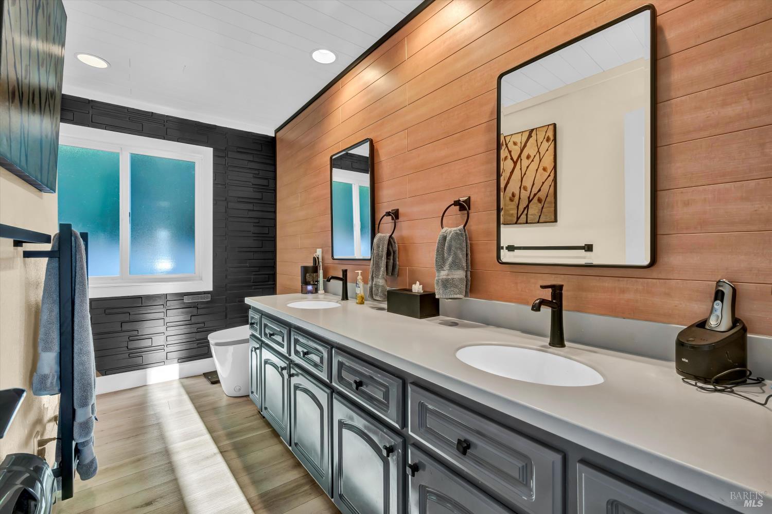 4397 E State Hwy 20 Highway