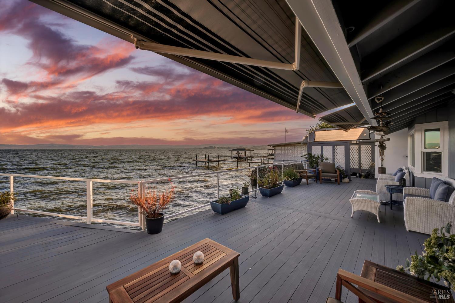 4397 E State Hwy 20 Highway