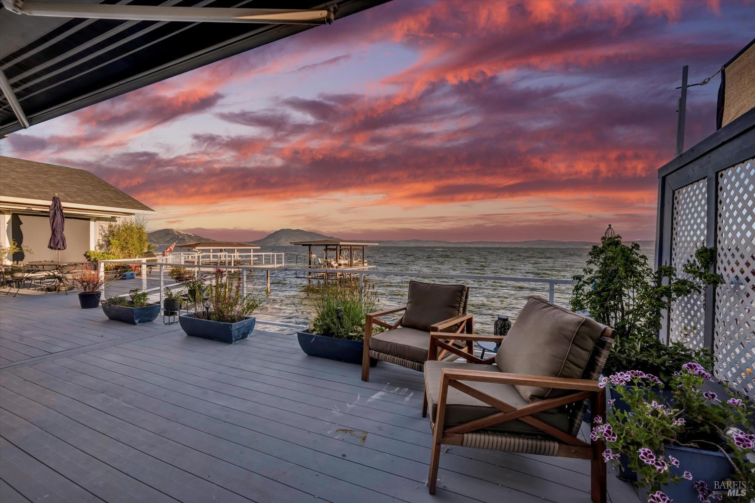 4397 E State Hwy 20 Highway