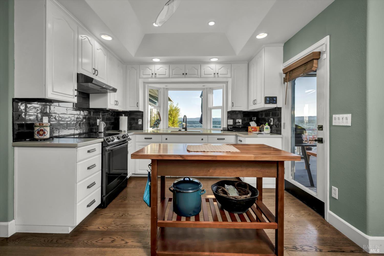 4397 E State Hwy 20 Highway