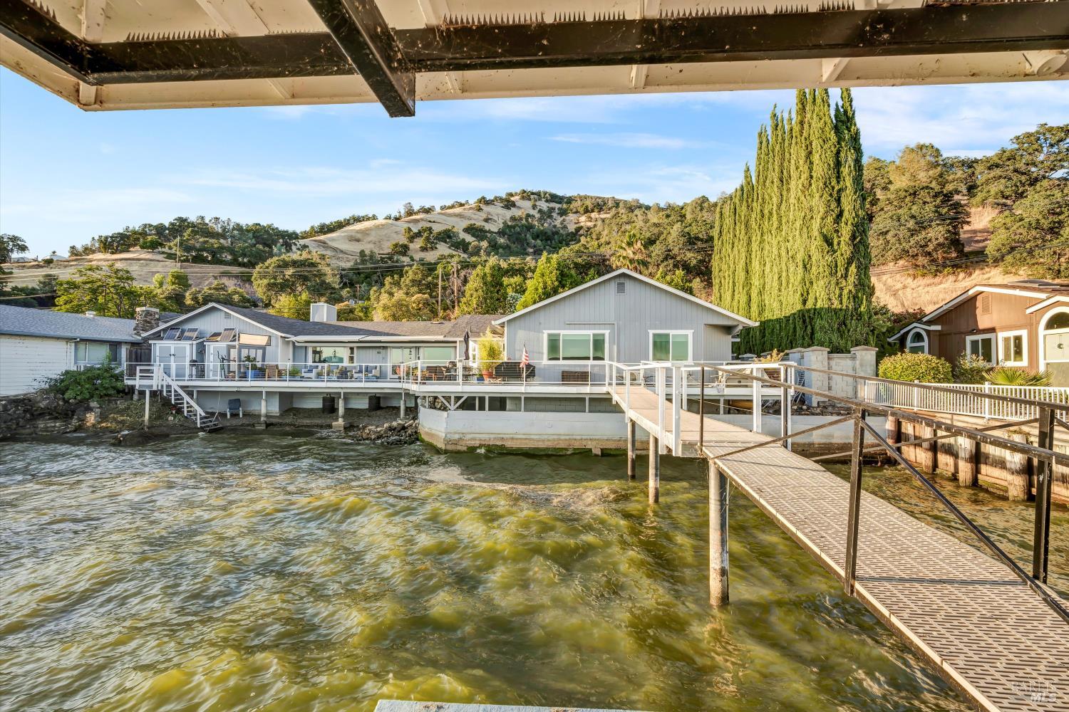 4397 E State Hwy 20 Highway