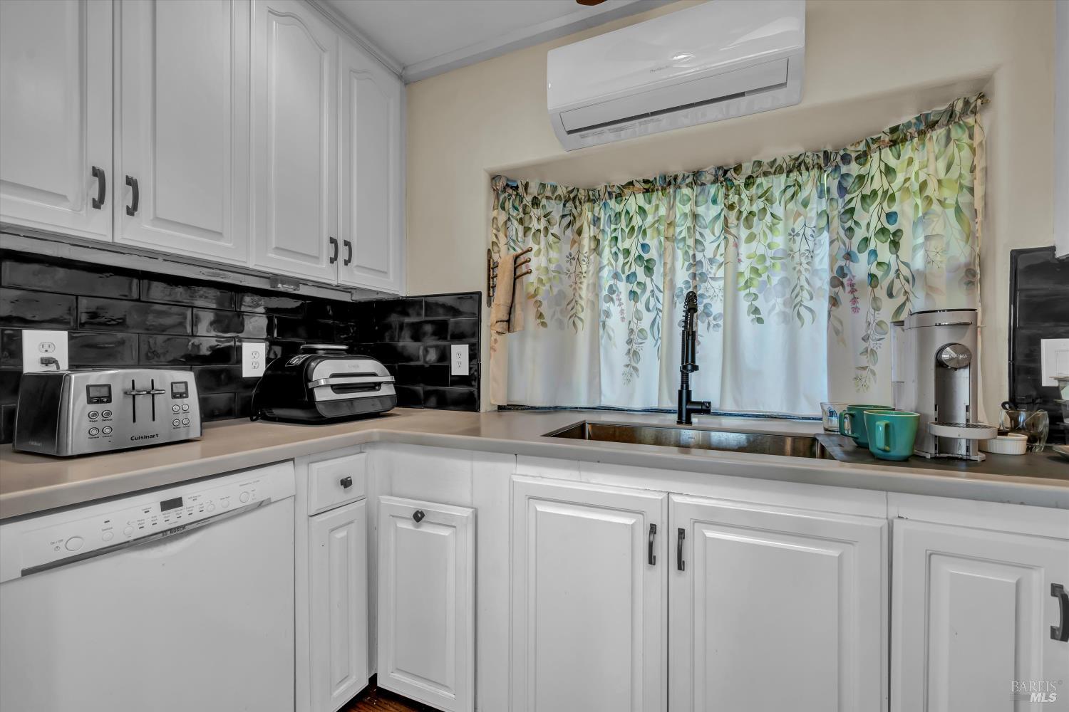 4397 E State Hwy 20 Highway