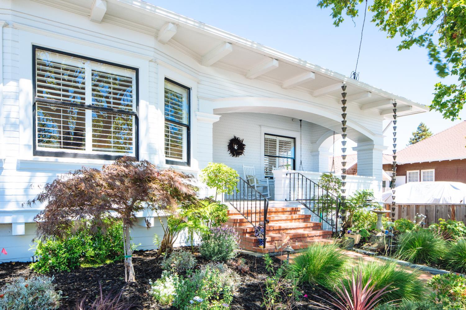 12 Fair St