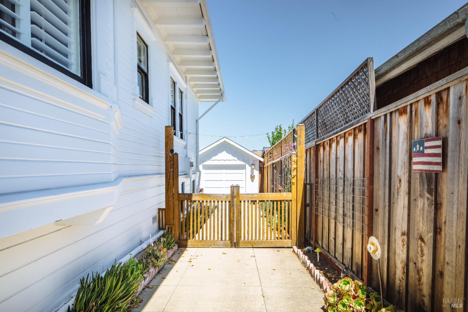 12 Fair St