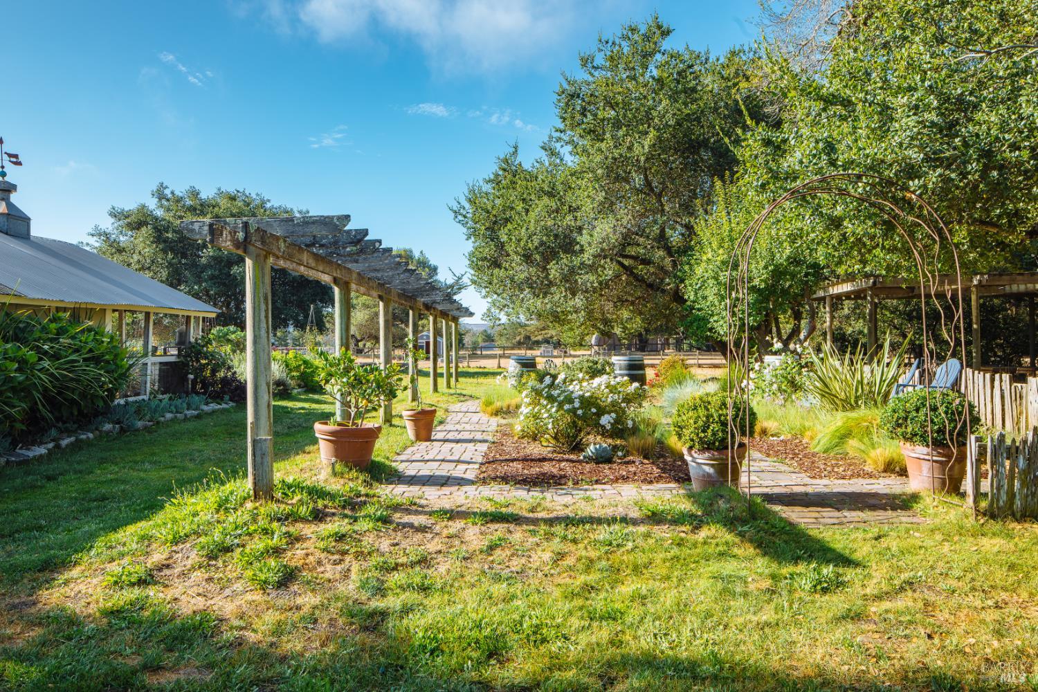 2349 Magnolia Ave
