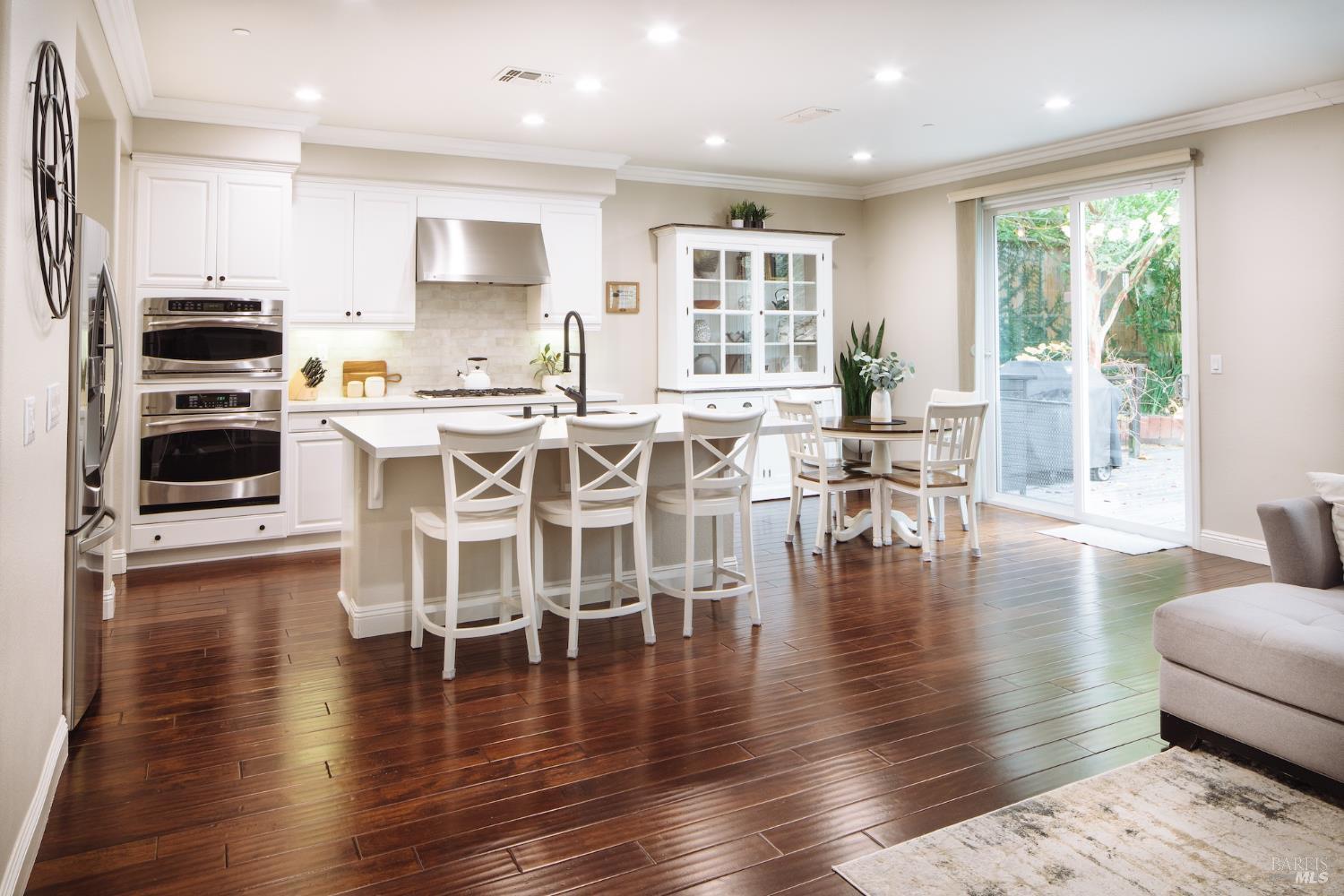 218 Jacquelyn Ln