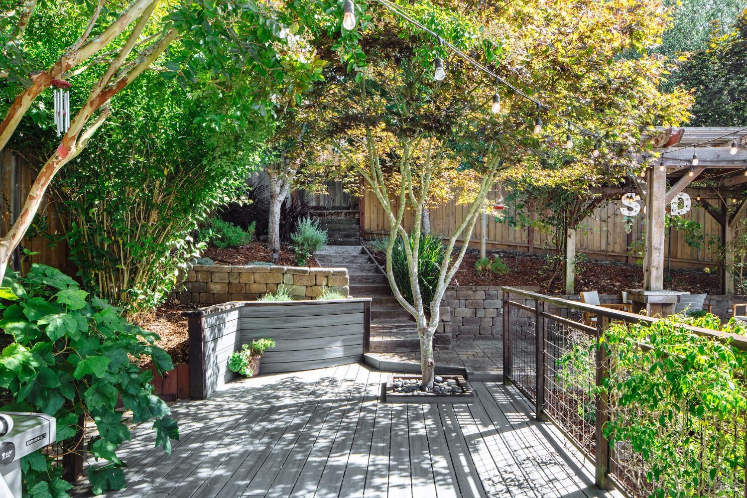 218 Jacquelyn Ln