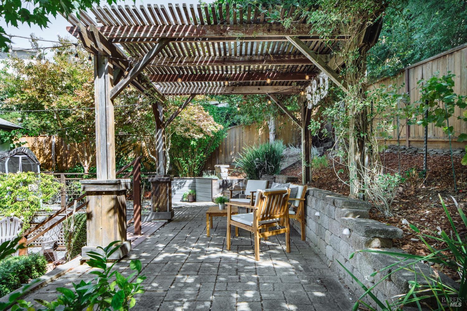 218 Jacquelyn Ln