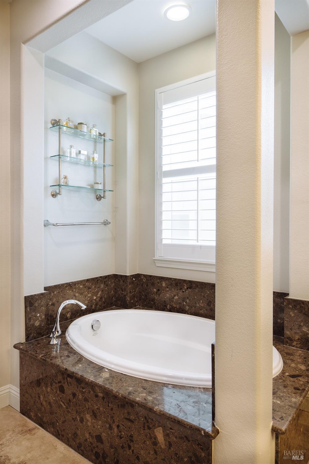218 Jacquelyn Ln