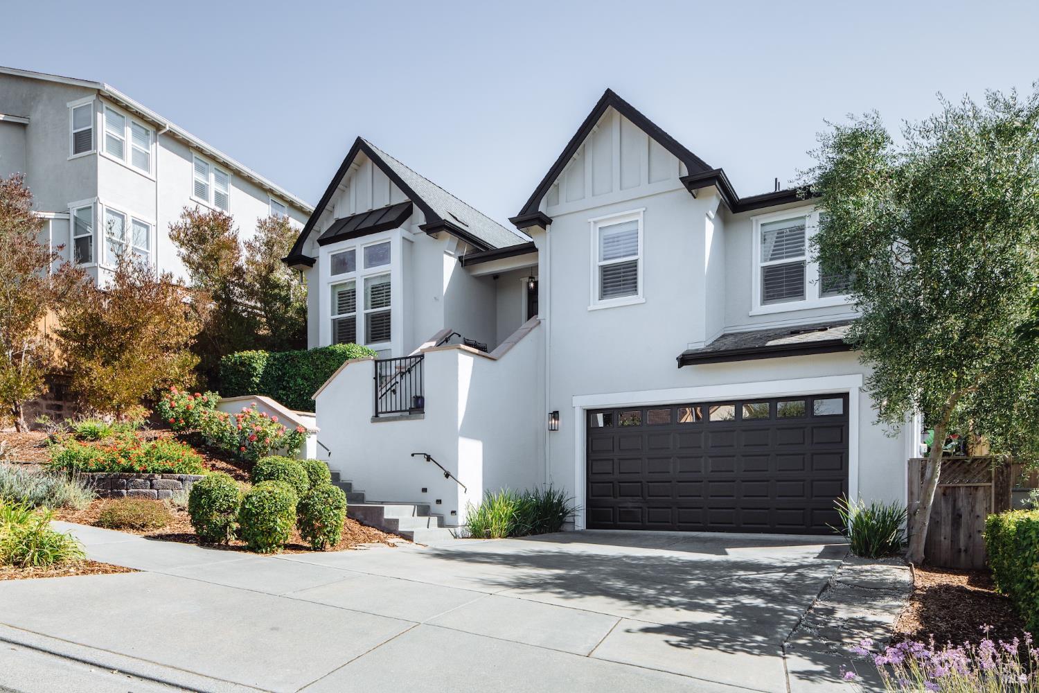 218 Jacquelyn Ln
