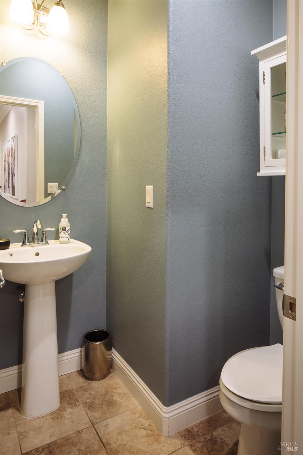 218 Jacquelyn Ln
