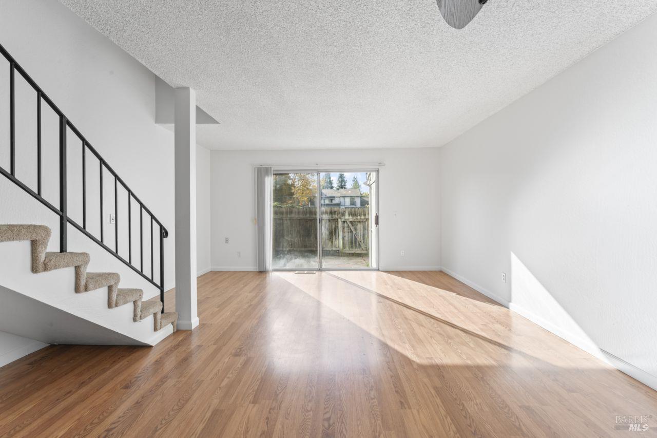 11 Creekwood Square