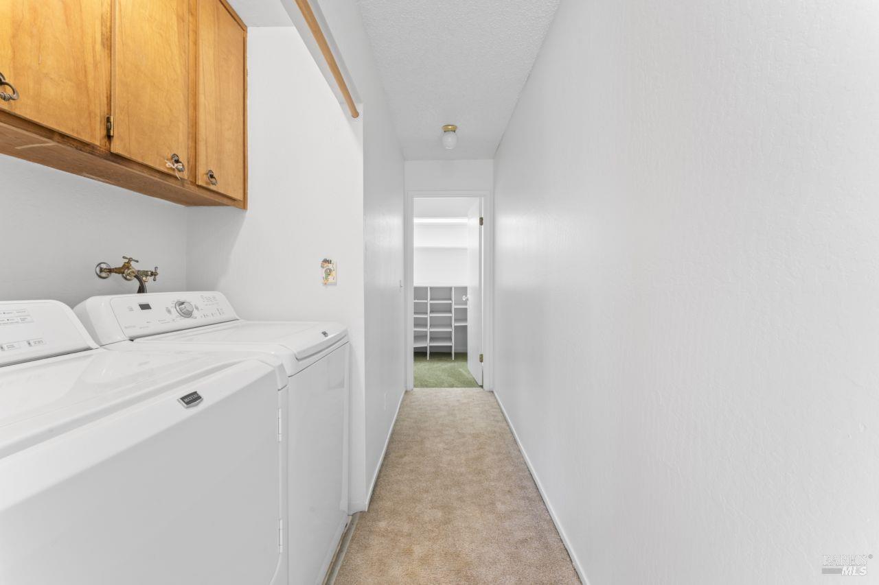 11 Creekwood Square