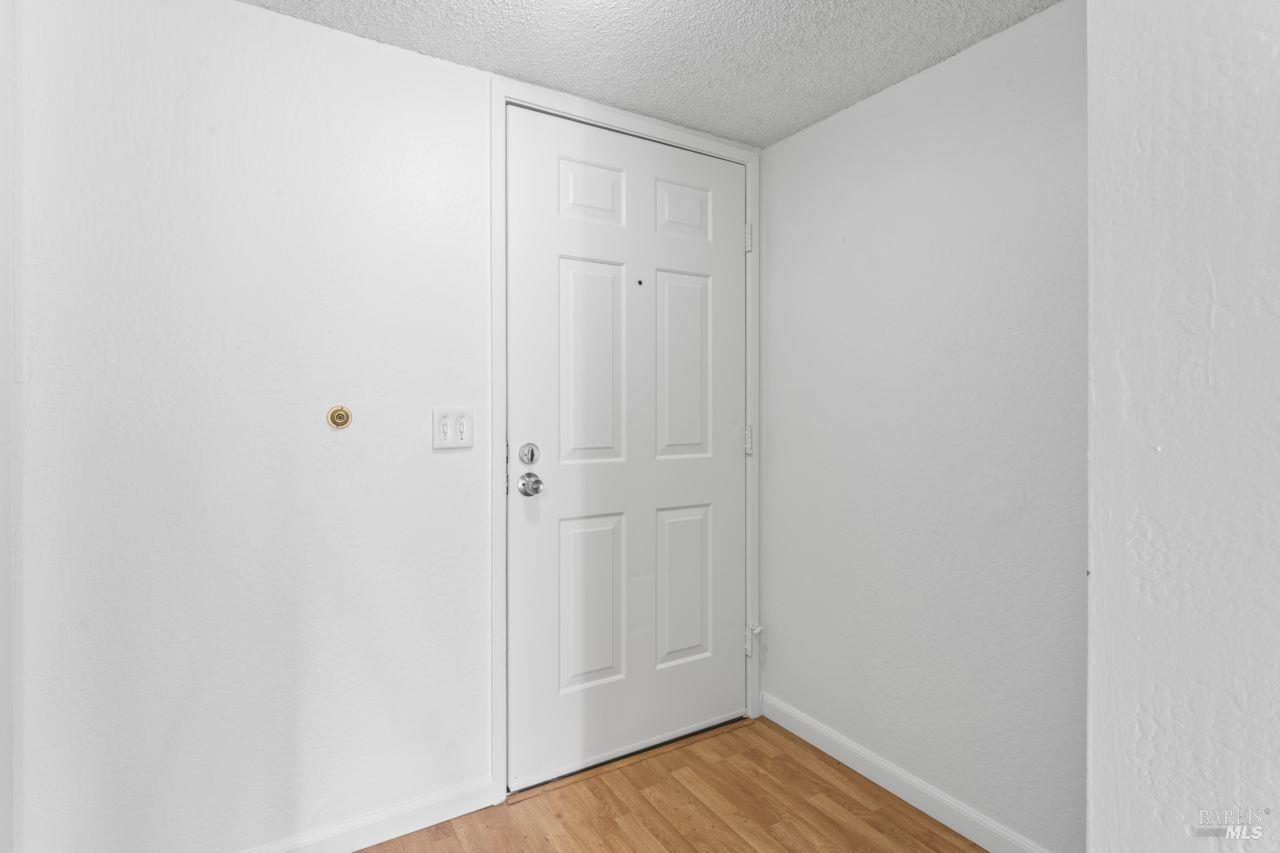 11 Creekwood Square