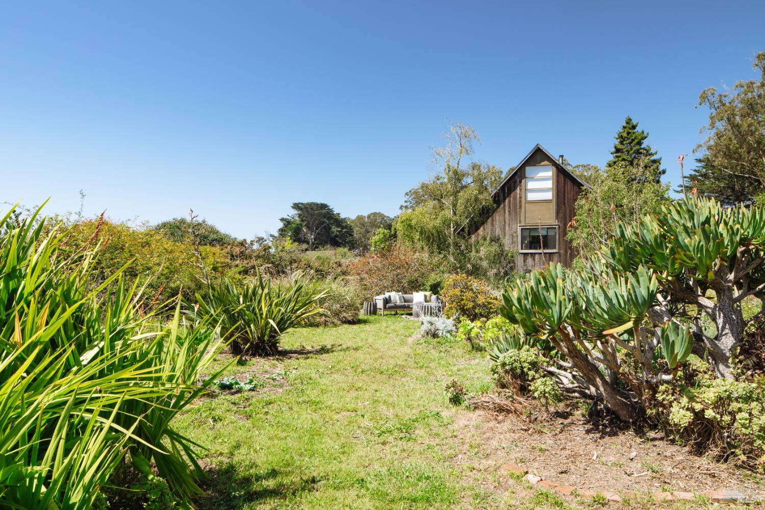 585 Evergreen Road