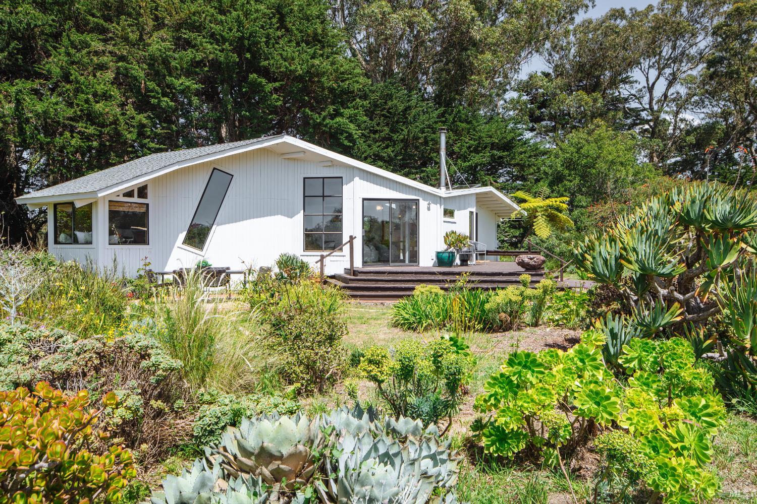585 Evergreen Road