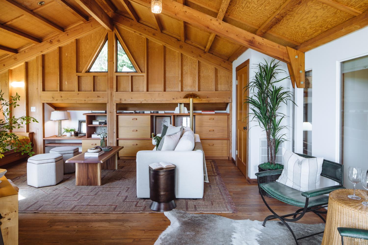 585 Evergreen Road
