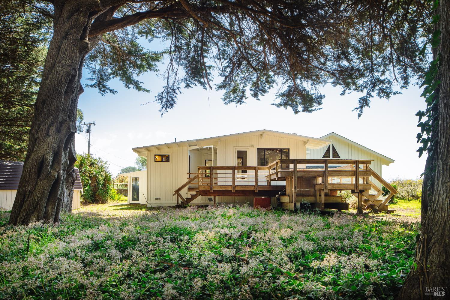 585 Evergreen Road