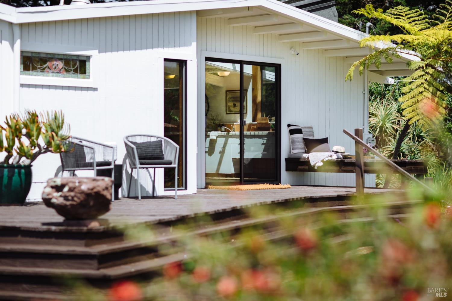 585 Evergreen Road