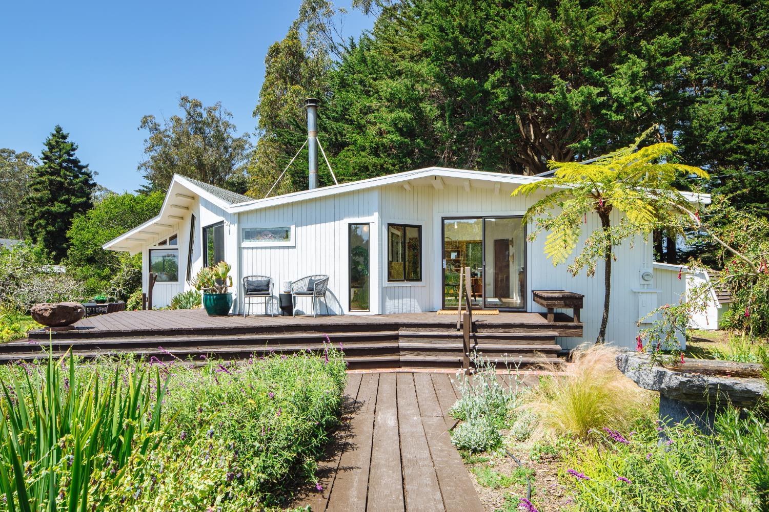 585 Evergreen Road