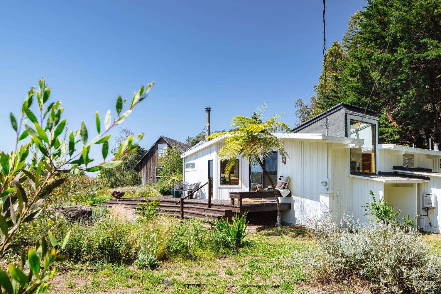 585 Evergreen Road