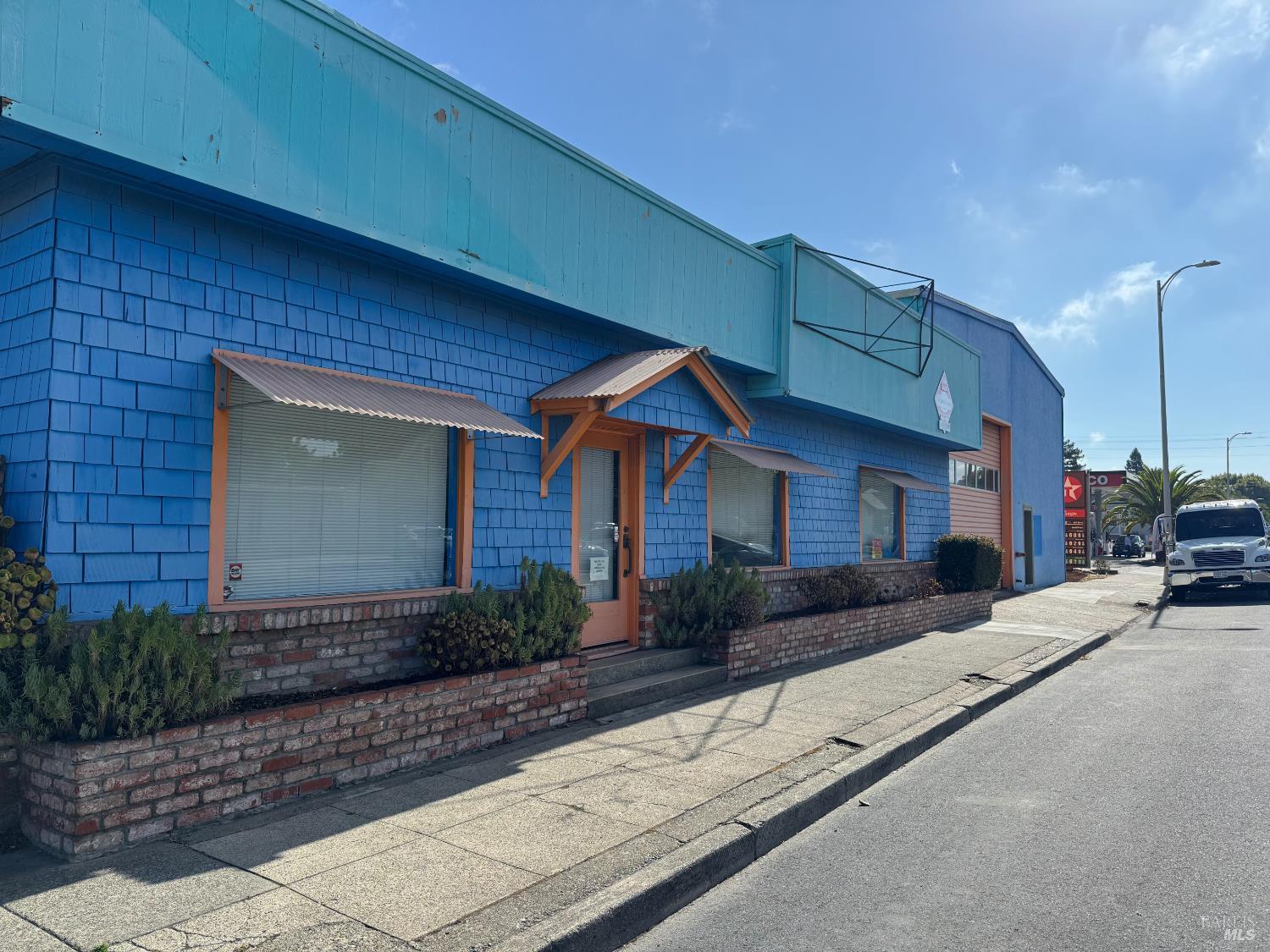 409 Petaluma Boulevard S