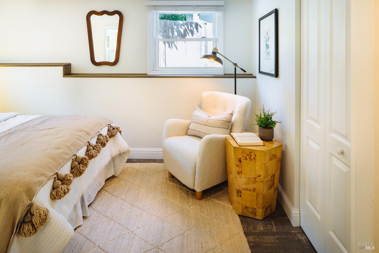 8 Cochrane Way