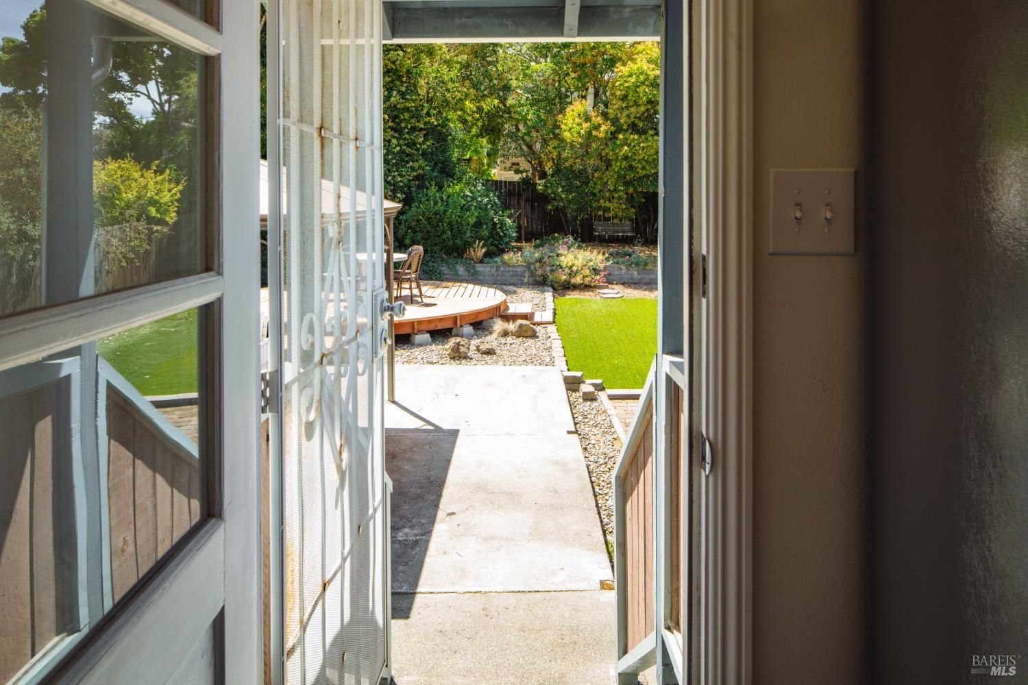 8 Cochrane Way