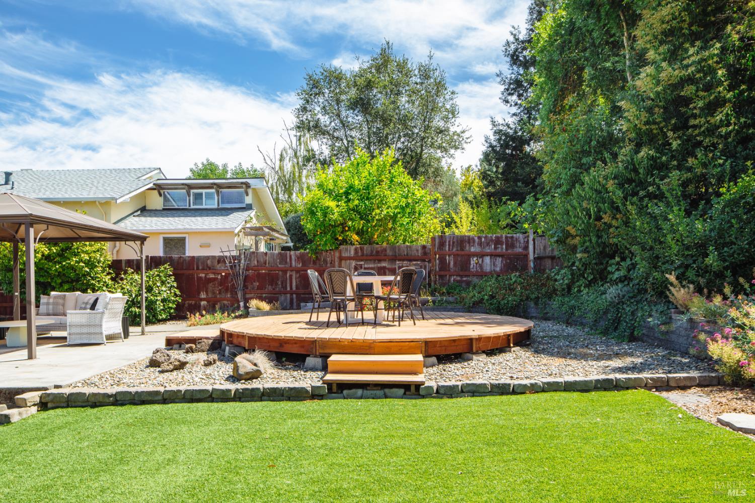 8 Cochrane Way