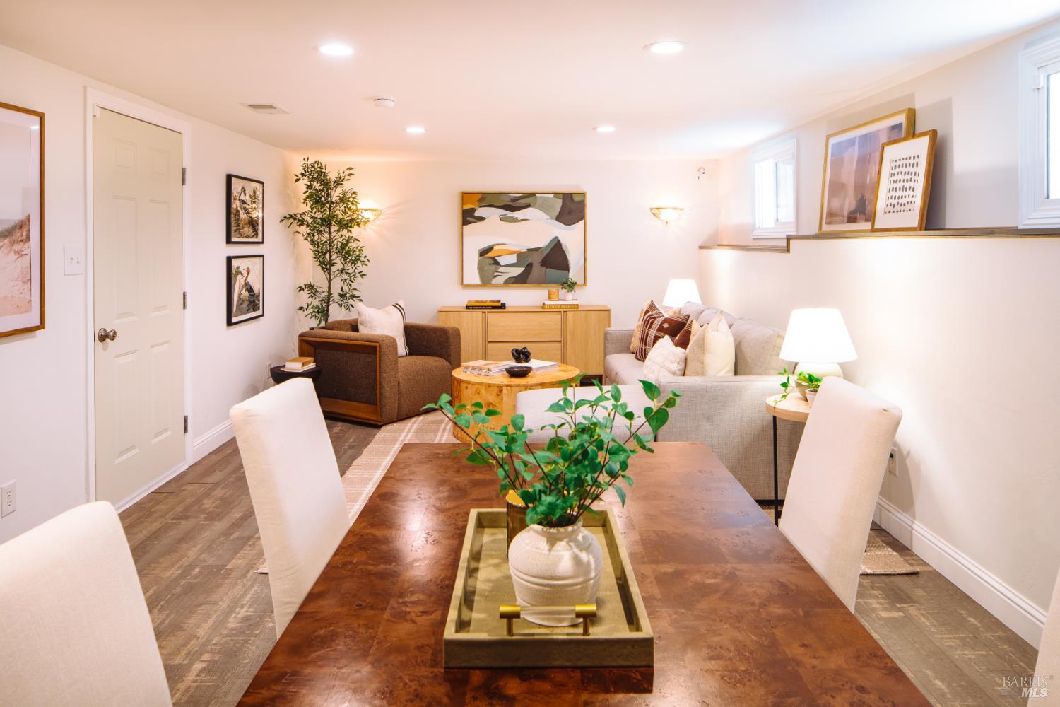 8 Cochrane Way