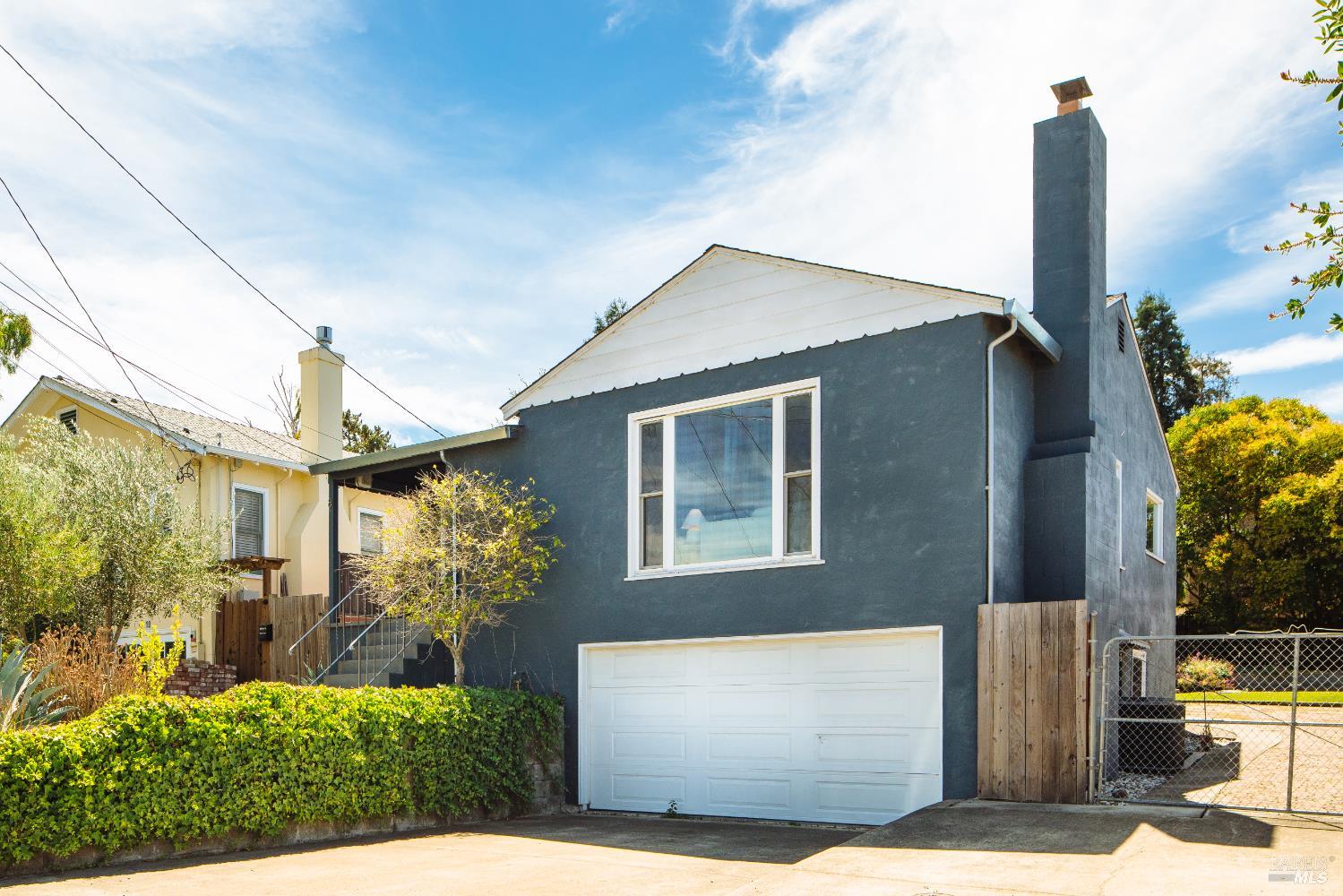 8 Cochrane Way