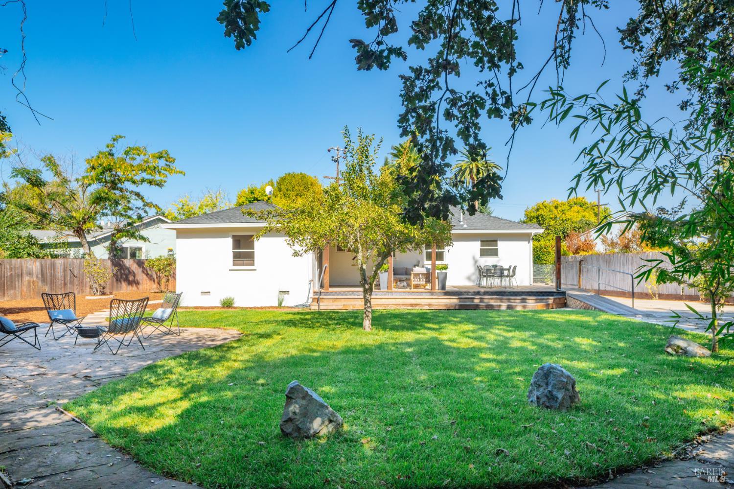 18 Lauren Avenue