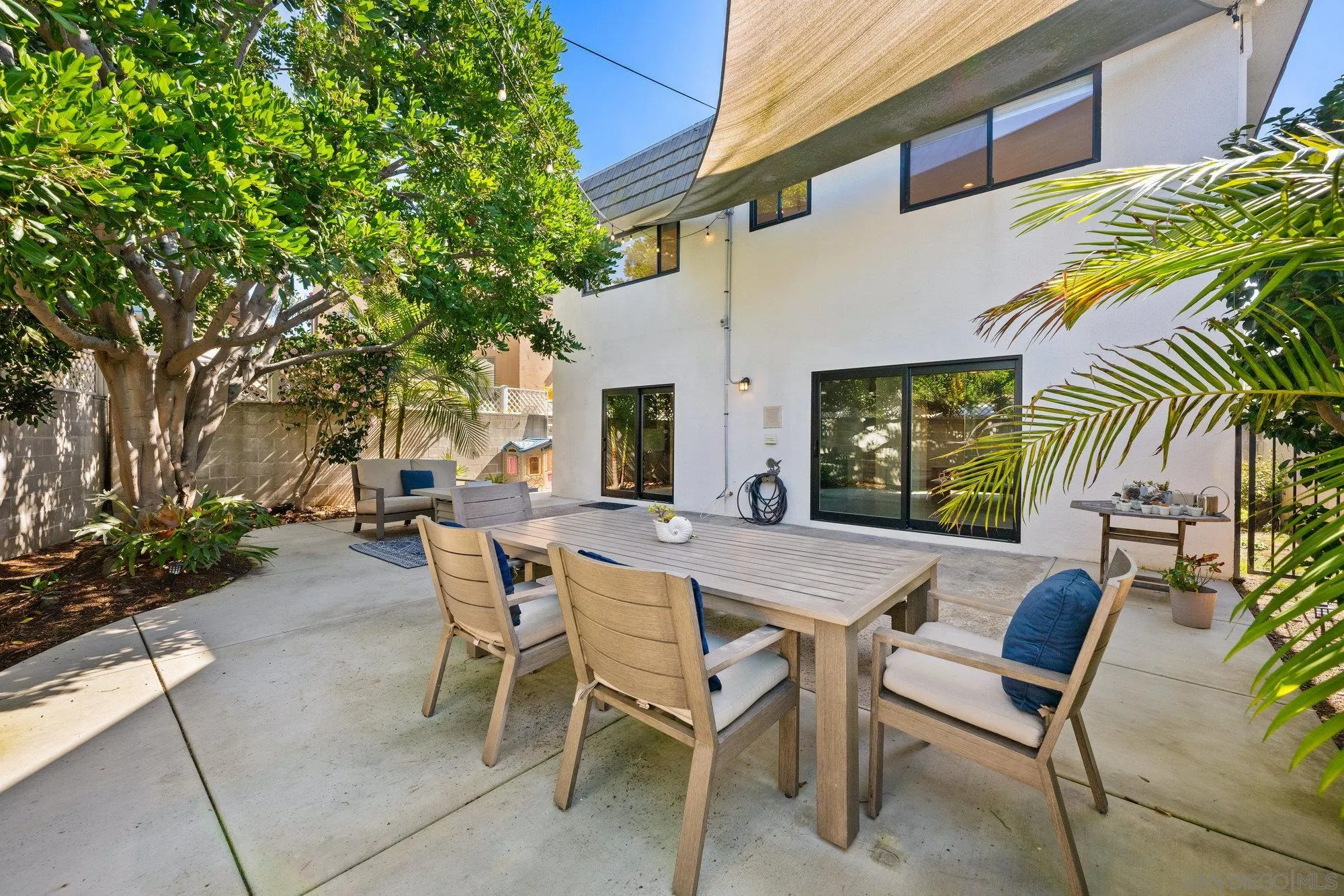 1611 San Luis Rey