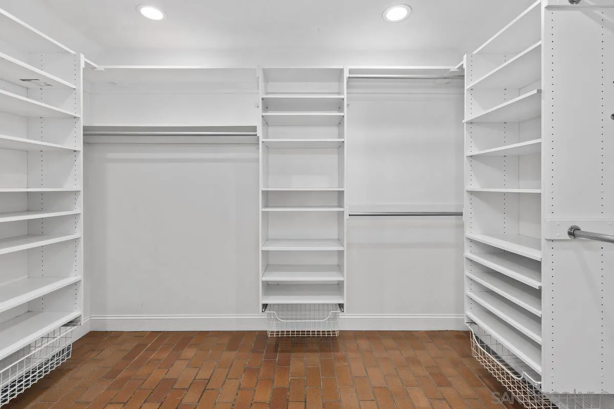 755 F Ave