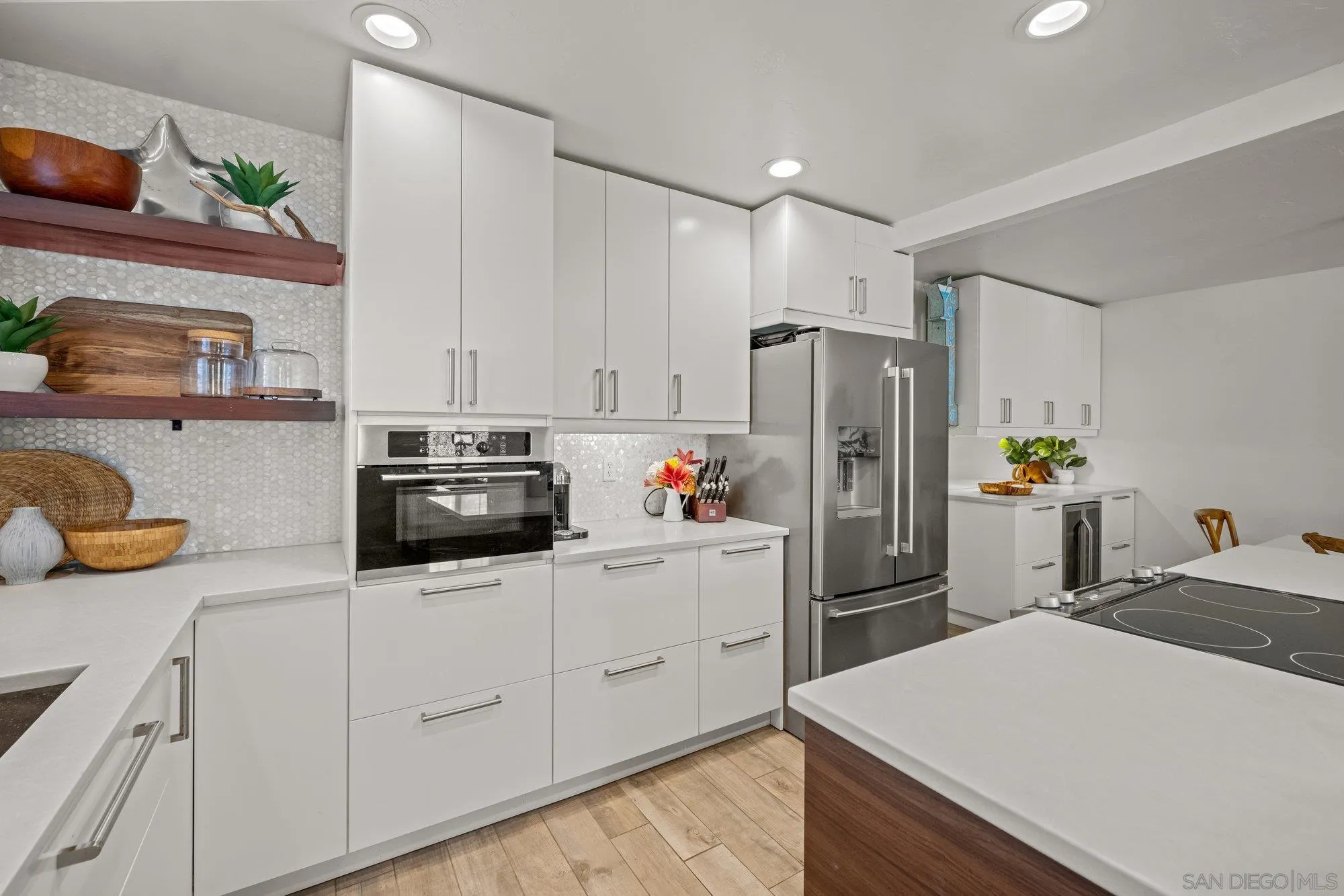 1074 Isabella Avenue