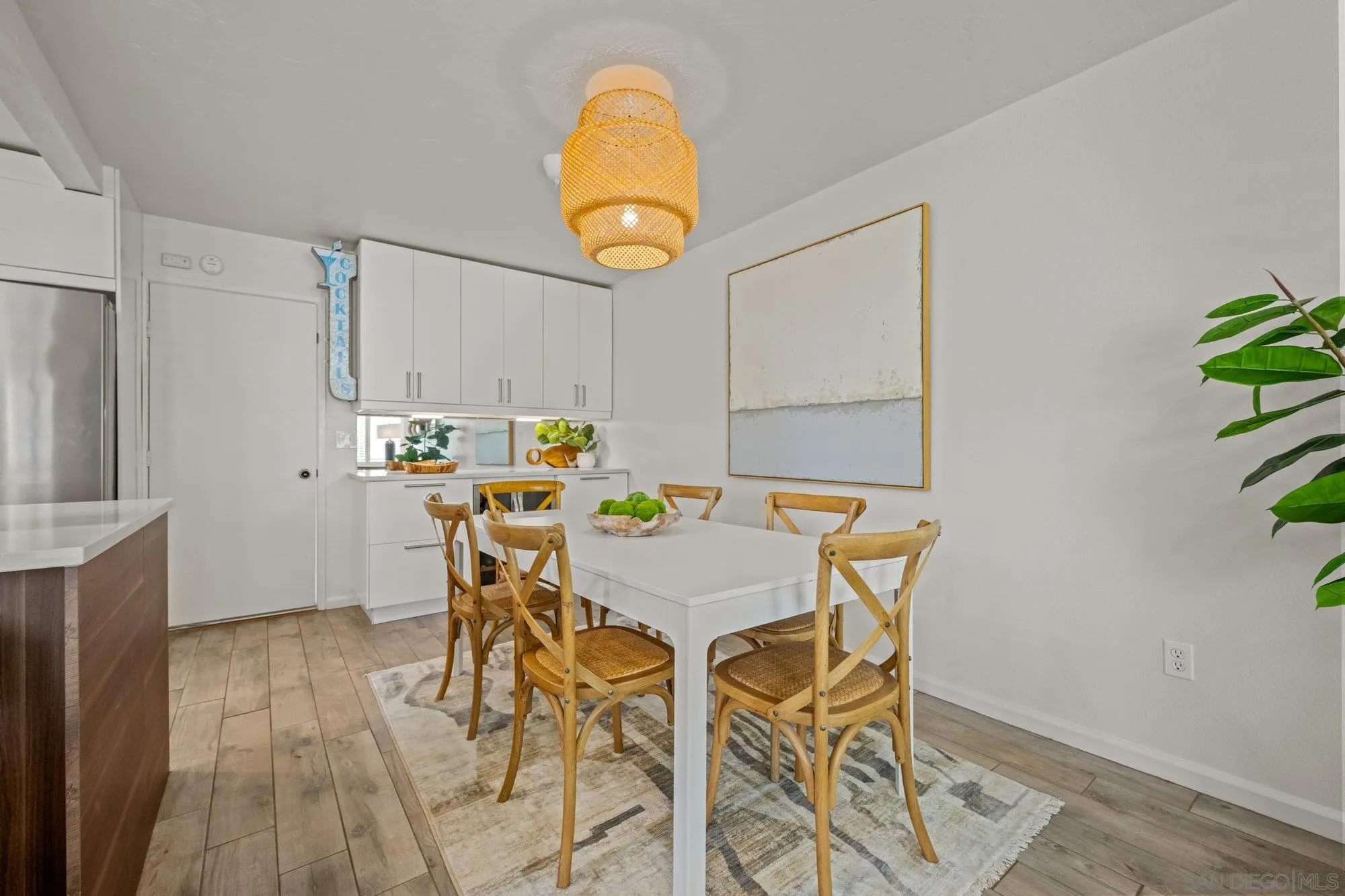 1074 Isabella Avenue