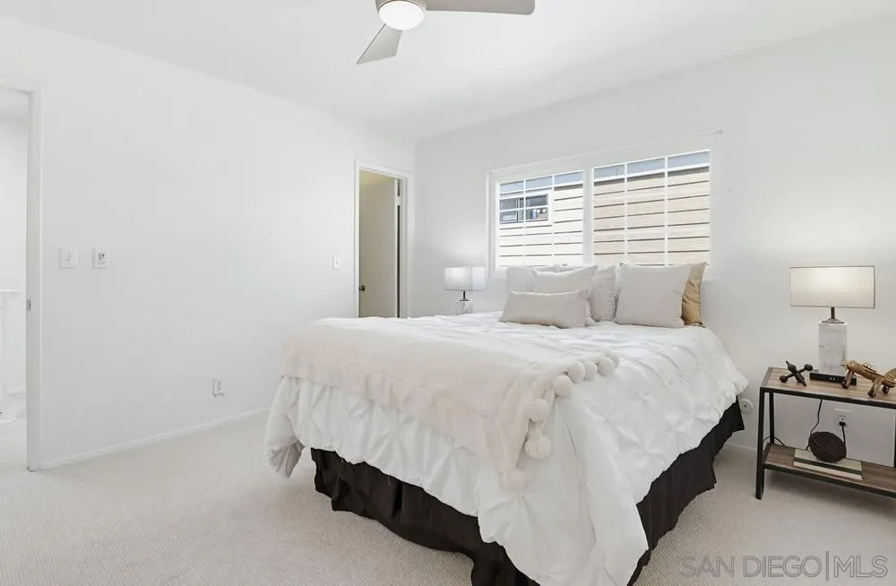 727 F Avenue