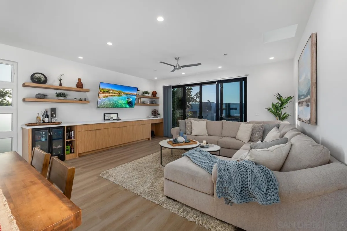 119 Date Ave