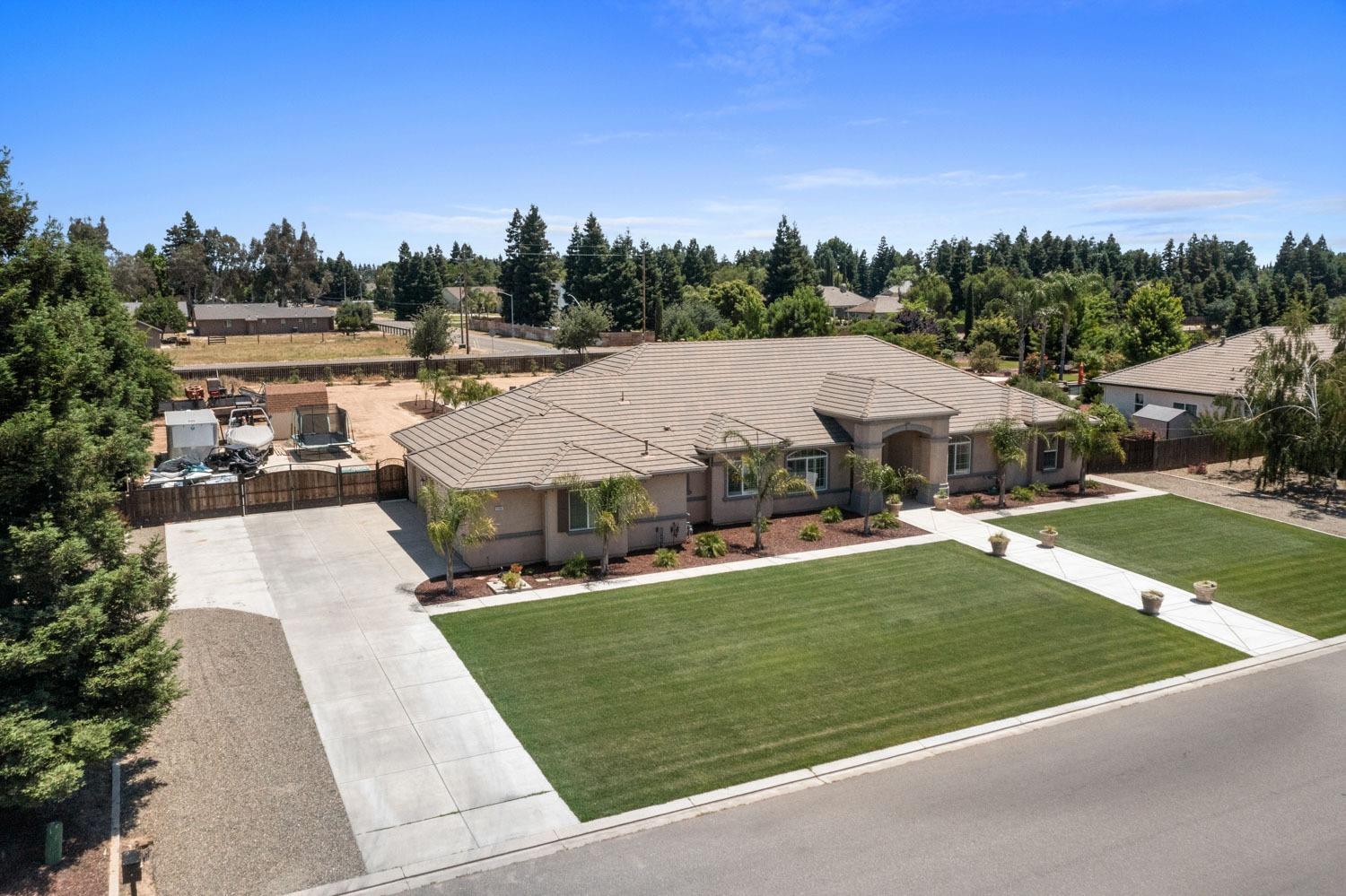 1740 Johnny Avenue