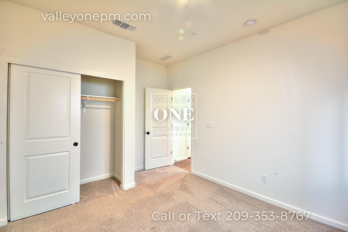 583 Melford Drive 1/2