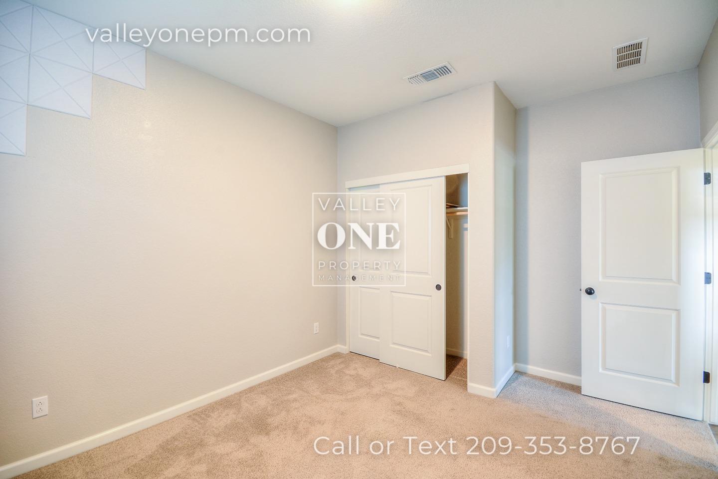 583 Melford Drive 1/2