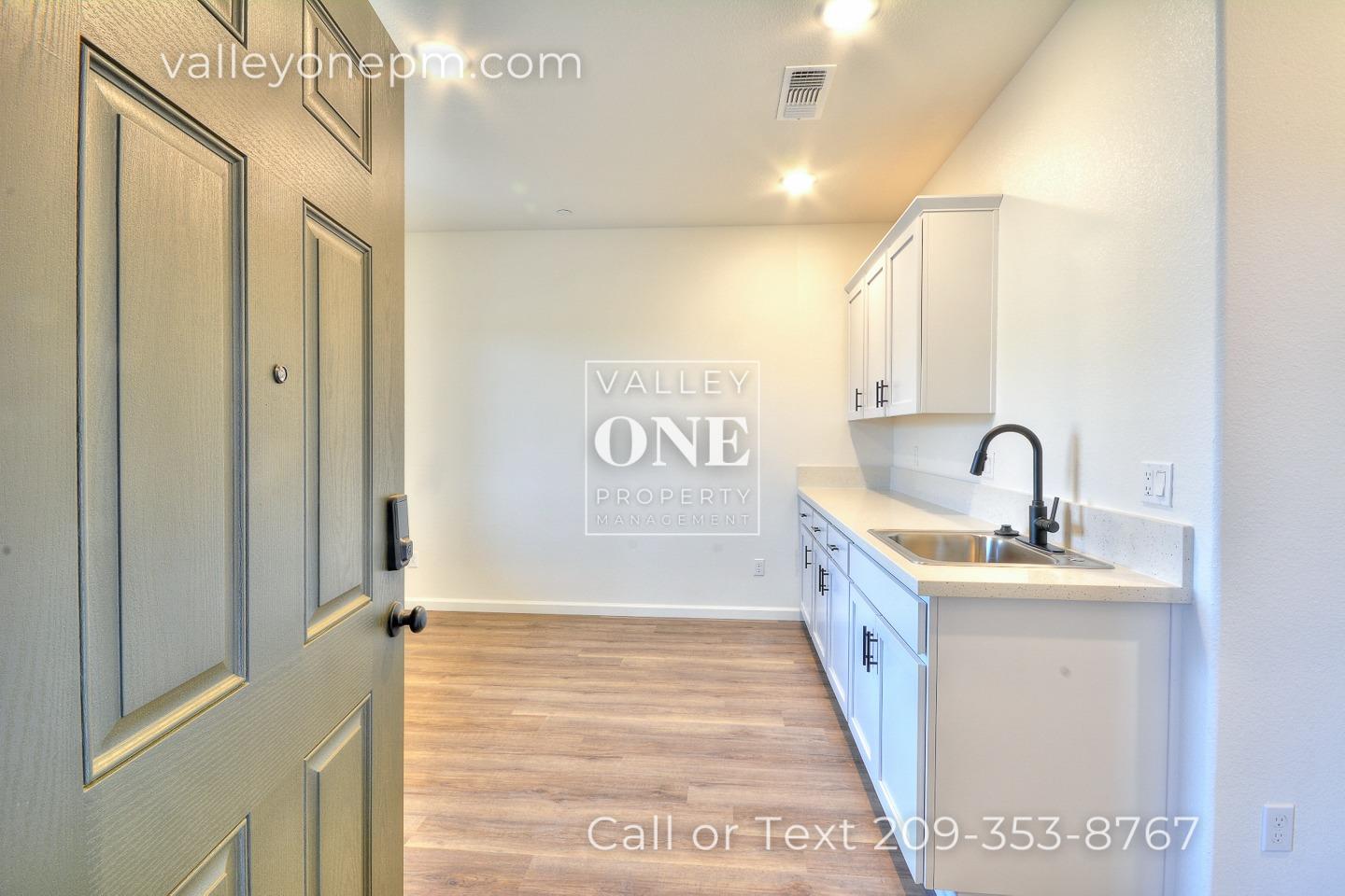 583 Melford Drive 1/2